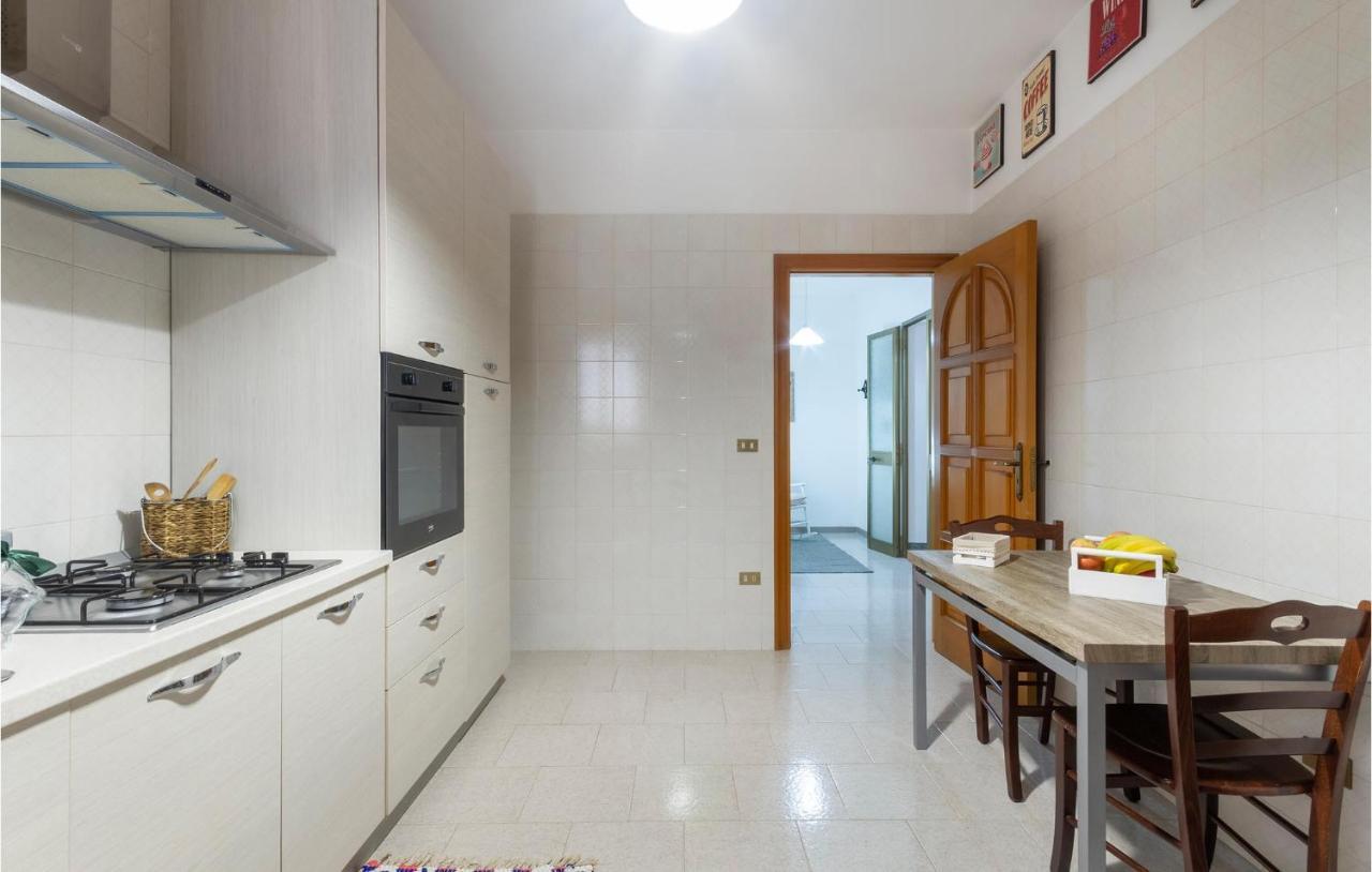 Lovely Apartment In Carovigno With Kitchen Eksteriør billede